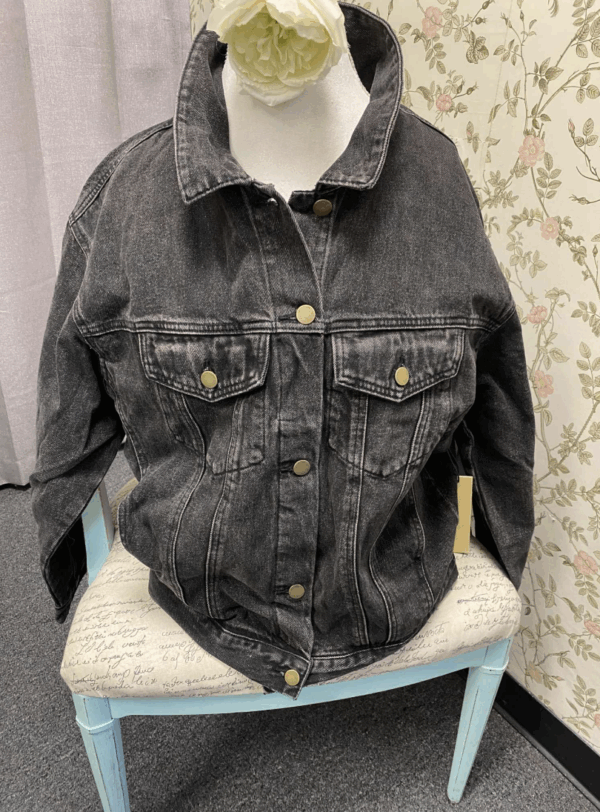 Boxy Cut Denim Jacket - Image 3